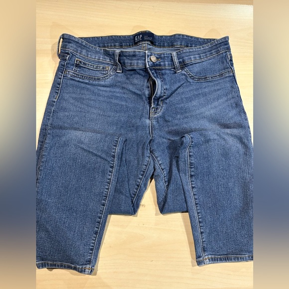 Denim - Size 12/31 - Gap Favorite Jeggings. - Great Condition